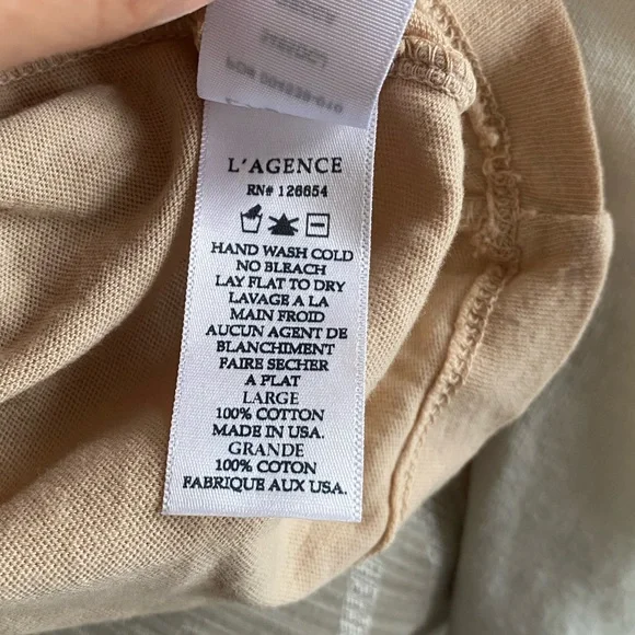 L’Agence Becca Nude V neck tee L NWT - Picture 4 of 5